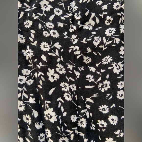 Banana Republic Black and White Floral Midi Skirt size 14 - Picture 3 of 5